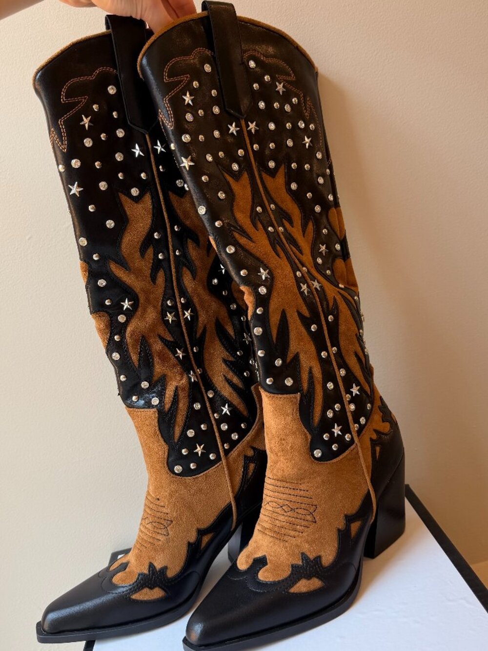 NEW Azalea Wang Suede Tan and Black Cowboy Boot- size 7